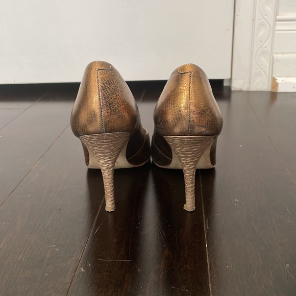 Nine west Bronze alligator print leather 4" pumps size 7.5 - Picture 4 of 11